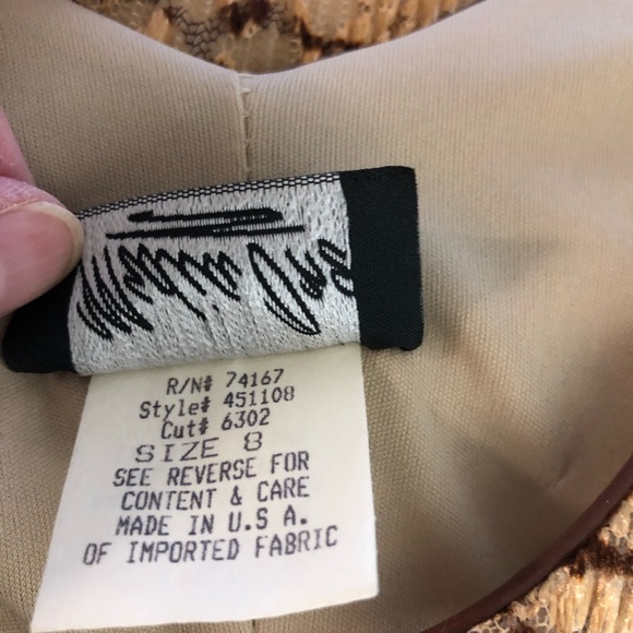 MEDIA ONE WOMENS TEXTURED FITTED LINED SLEEVELESS DRESS SZ 8 CAMEL/BROWN - Picture 6 of 6